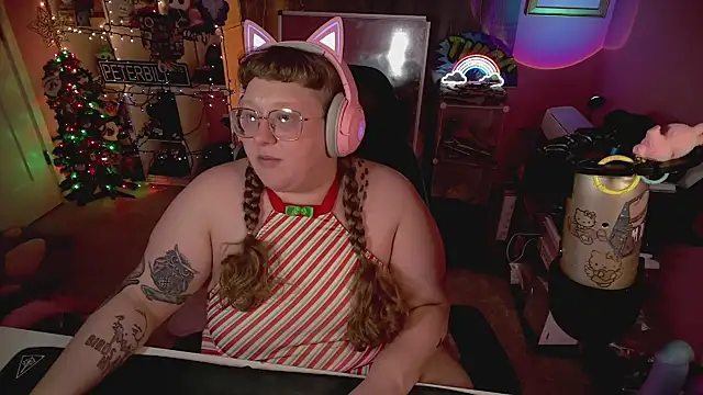 FatVeronica online show from December 16, 8:20 am