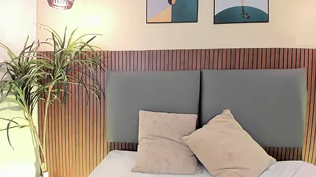 NicolleeEvanss online show from November 19, 12:49 pm