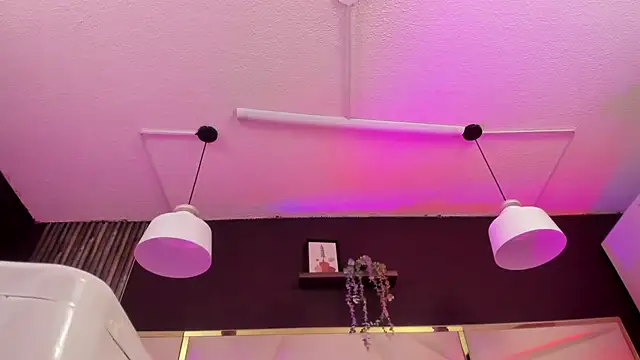 April bowie online show from September 27, 1:07 pm