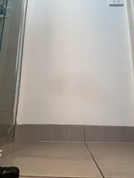 aus queen online show from December 3, 11:18 pm