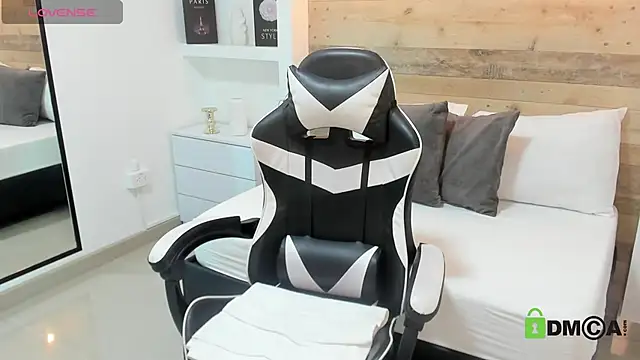 candy summer28 online show from April 7, 7:27 pm