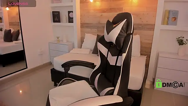 candy summer28 online show from April 9, 7:08 pm