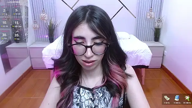 LenaRoses online show from October 6, 8:02 pm