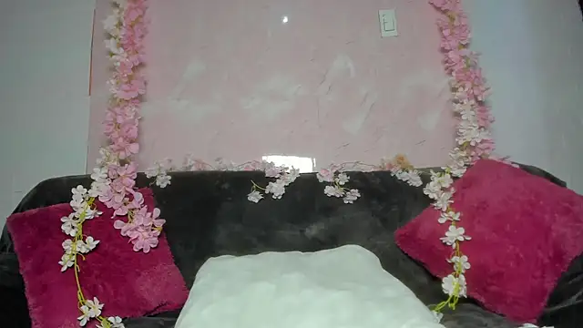 Chaminela 27 online show from November 11, 9:12 pm