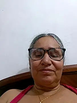  candi online show from February 10, 10:46 pm