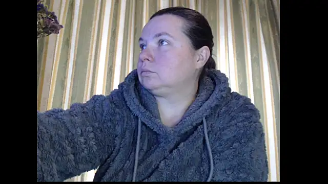 Snapshot of amorelara chatting on October 10, 9:47 am amorelara online show from October 10, 9:47 am
