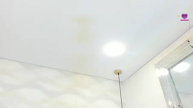 im nahomi online show from December 22, 9:40 pm