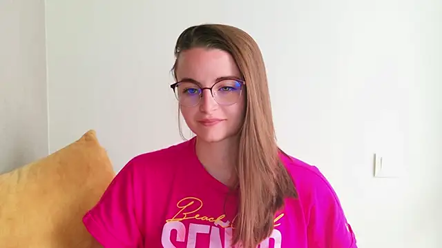 Miss Arwen online show from June 23, 9:29 am