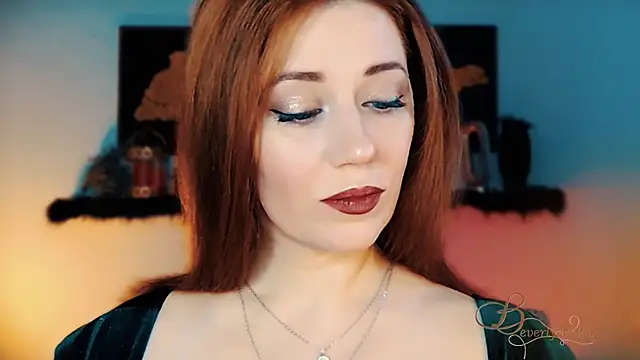 MissBeverlyMills online show from December 5, 6:02 am