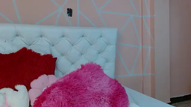 Snapshot of hantonella_ chatting on September 17, 8:29 pm hantonella  online show from September 17, 8:29 pm