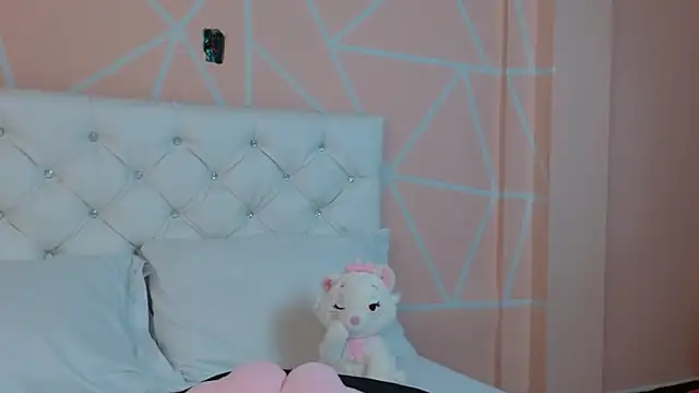 Snapshot of hantonella_ chatting on October 6, 8:13 pm hantonella  online show from October 6, 8:13 pm