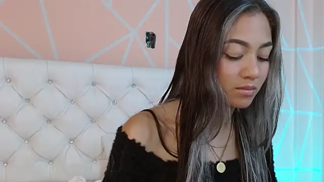 Snapshot of hantonella_ chatting on October 8, 5:39 pm hantonella  online show from October 8, 5:39 pm