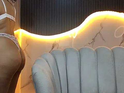 victoria castillo b online show from February 6, 8:23 pm