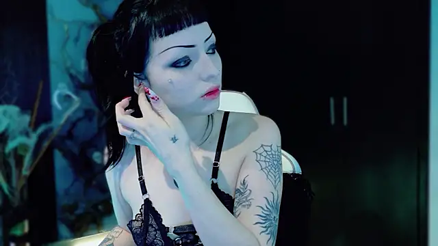 Madison Jackson online show from November 24, 10:34 pm