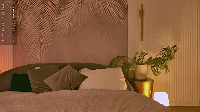 Miley Smile online show from October 19, 5:42 am