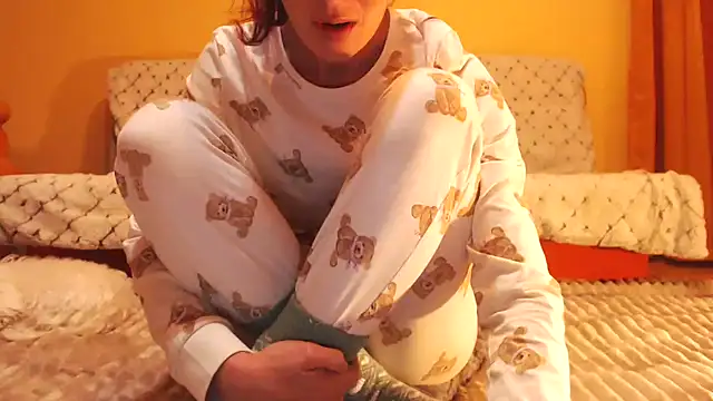 Snapshot of LovelyAndraGirl chatting on October 12, 5:48 pm LovelyAndraGirl online show from October 12, 5:48 pm