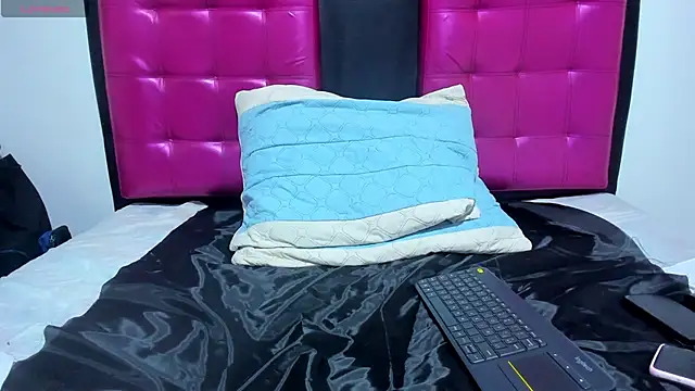 AlanaLars online show from November 19, 12:10 am