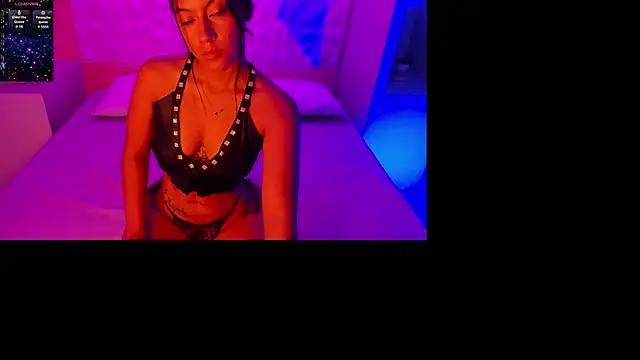 RenataEvans online show from November 15, 8:32 pm