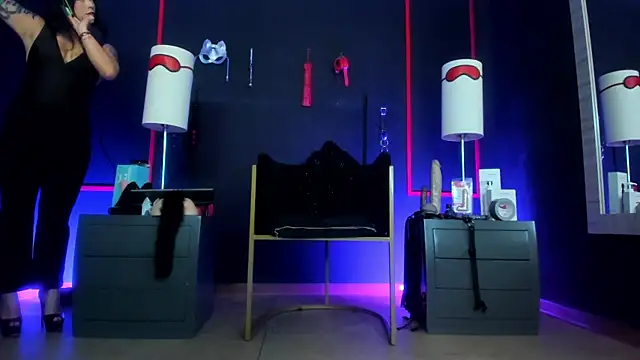 CharlotteScotte online show from December 3, 11:45 am