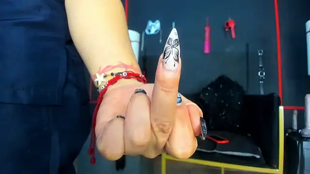 CharlotteScotte online show from December 2, 11:45 am