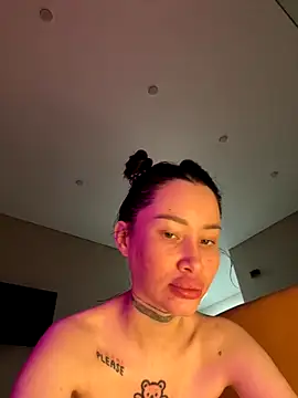 Yunasi online show from November 14, 2:28 pm