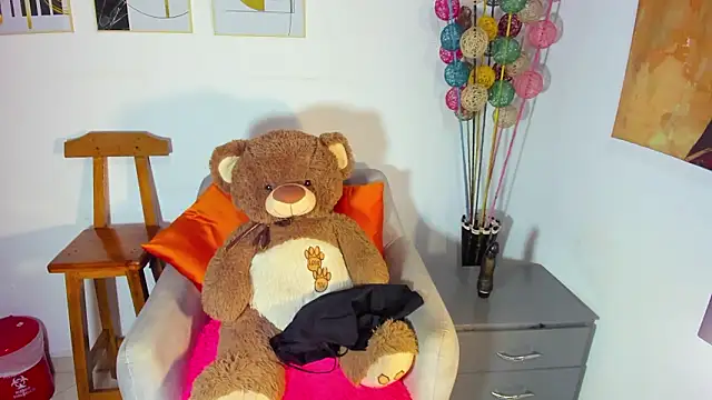 helena copper  online show from March 26, 3:41 am