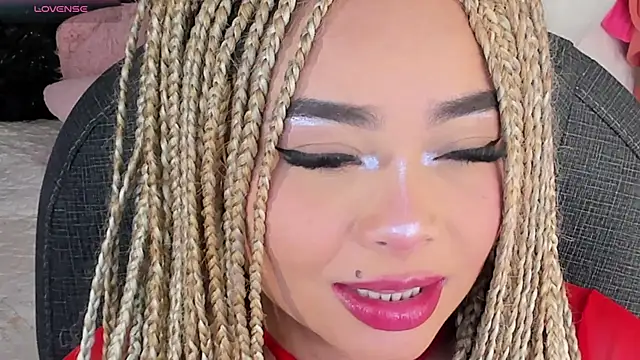 conny  curly online show from November 16, 3:23 pm