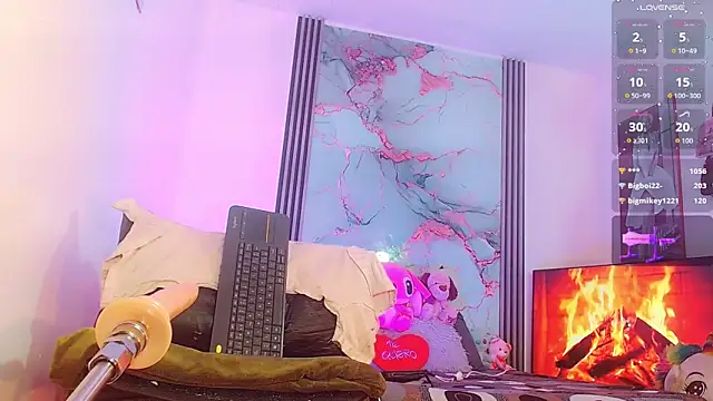  ChanellR  online show from October 2, 11:15 am