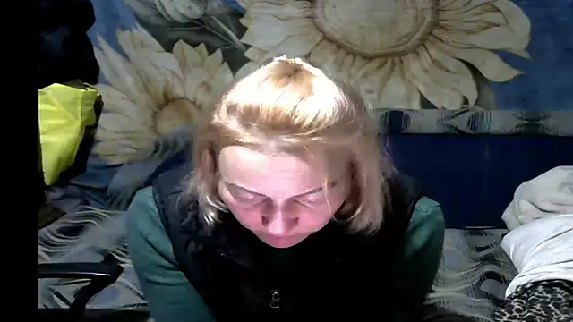 wLESLYMOSw online show from March 21, 4:34 pm