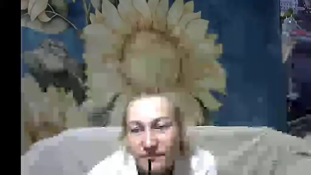 wLESLYMOSw online show from April 4, 5:12 pm