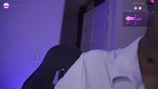 EmmaSanzz  online show from April 10, 12:00 pm