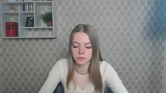 AliceFlirtt  online show from September 15, 6:00 am