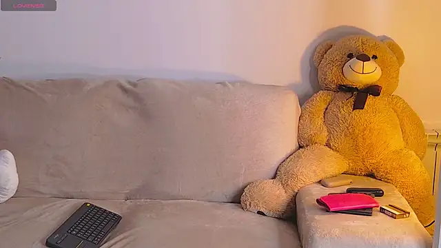 LindsayDeee online show from July 20, 6:27 am