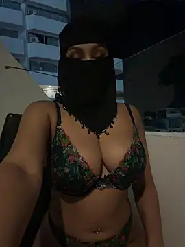 YourThirstySlut online show from April 9, 4:56 pm