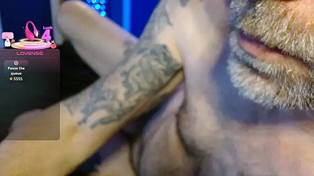 Krys and Steve online show from December 2, 11:07 pm