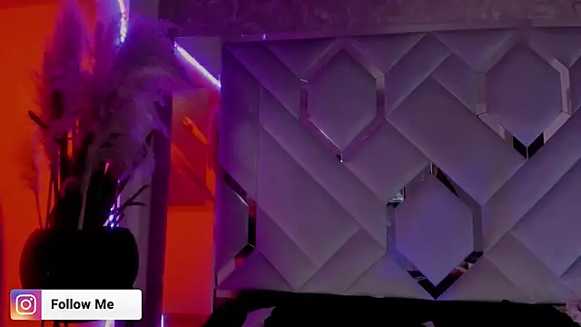 Sara Foxx1 online show from December 1, 8:55 pm