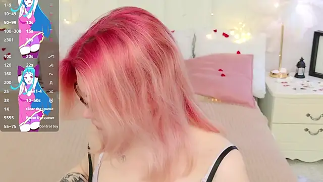 Lisa Adam online show from February 9, 4:09 pm