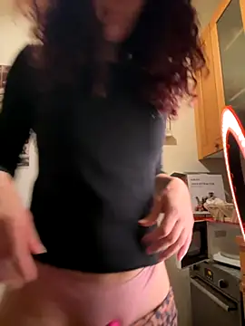 Strawberry queens online show from October 13, 4:20 pm