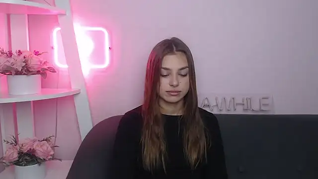 Snapshot of MilanaAngelAs chatting on October 18, 4:48 am MilanaAngelAs online show from October 18, 4:48 am