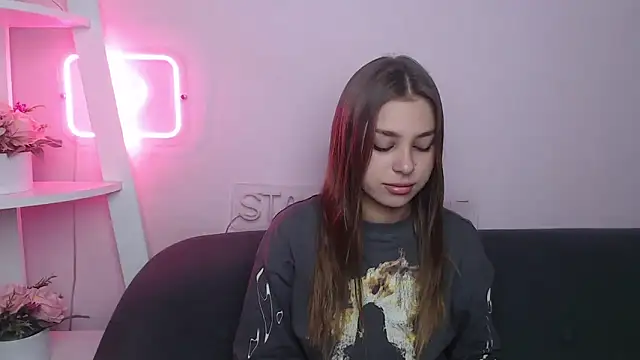 Snapshot of MilanaAngelAs chatting on October 7, 7:40 pm MilanaAngelAs online show from October 7, 7:40 pm