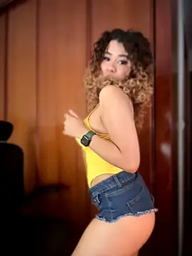 KellyXD online show from April 19, 11:10 am