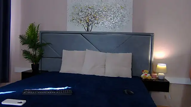 NicoleRosss online show from March 8, 9:02 am