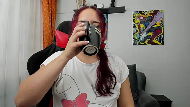 Lexyevans online show from February 22, 9:05 pm