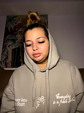 AllysonK online show from October 22, 4:45 pm