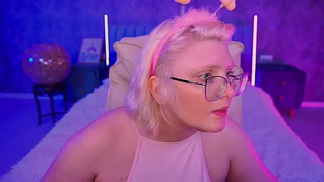 CoolTatis online show from April 4, 7:40 am