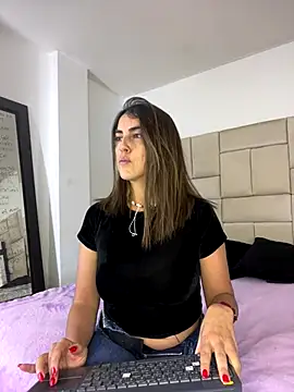 Snapshot of IsisLoveyes_ chatting on September 25, 12:21 am IsisLoveyes online show from September 25, 12:21 am