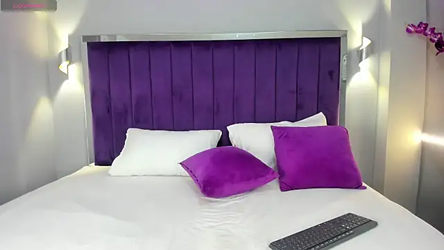 LindsyCater online show from October 21, 11:58 am