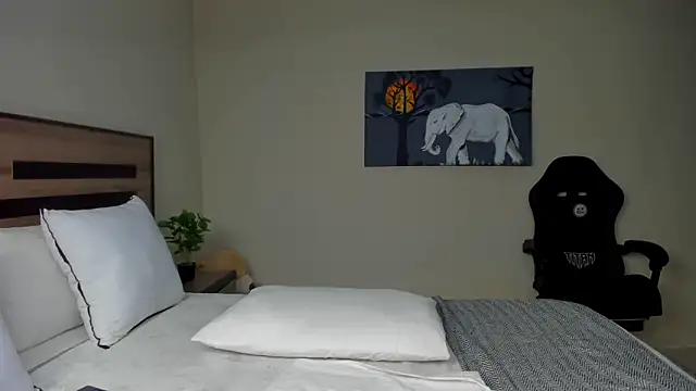 Renee-18 online show from November 21, 11:07 pm