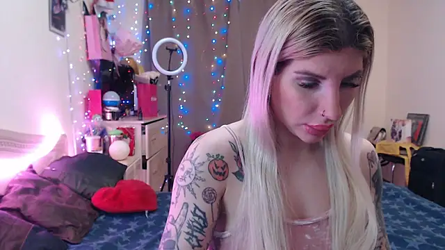 BLACKPeonyy online show from November 12, 2:15 pm