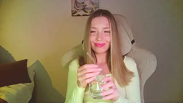 mia raspberrie online show from June 29, 10:53 pm